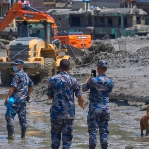Al menos 590 extranjeros de 39 países siguen desaparecidos en Nepal tras la riada