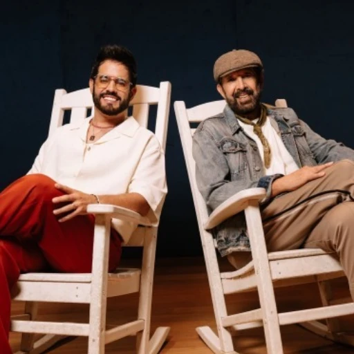 Juan Luis Guerra y Manny Cruz celebran el merengue con 'Nieve en Verano'