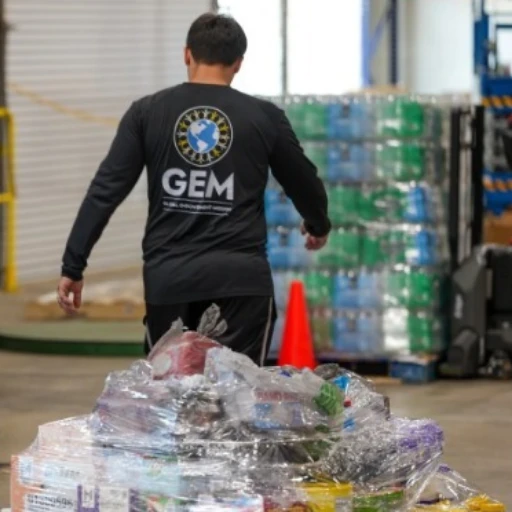 Voluntarios envían desde Miami los primeros insumos médicos tras terremotos en Venezuela